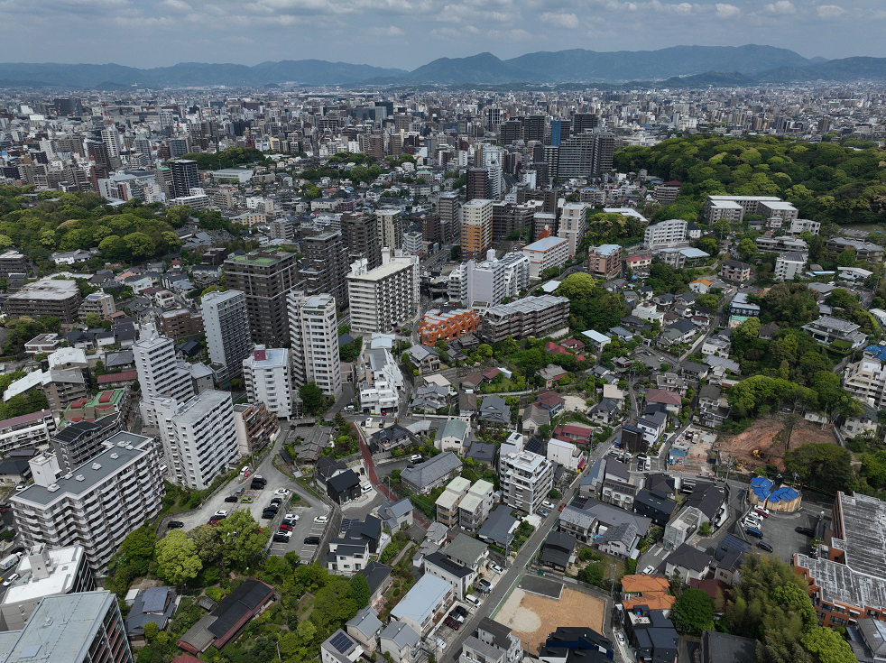 本件、北東側の街並み