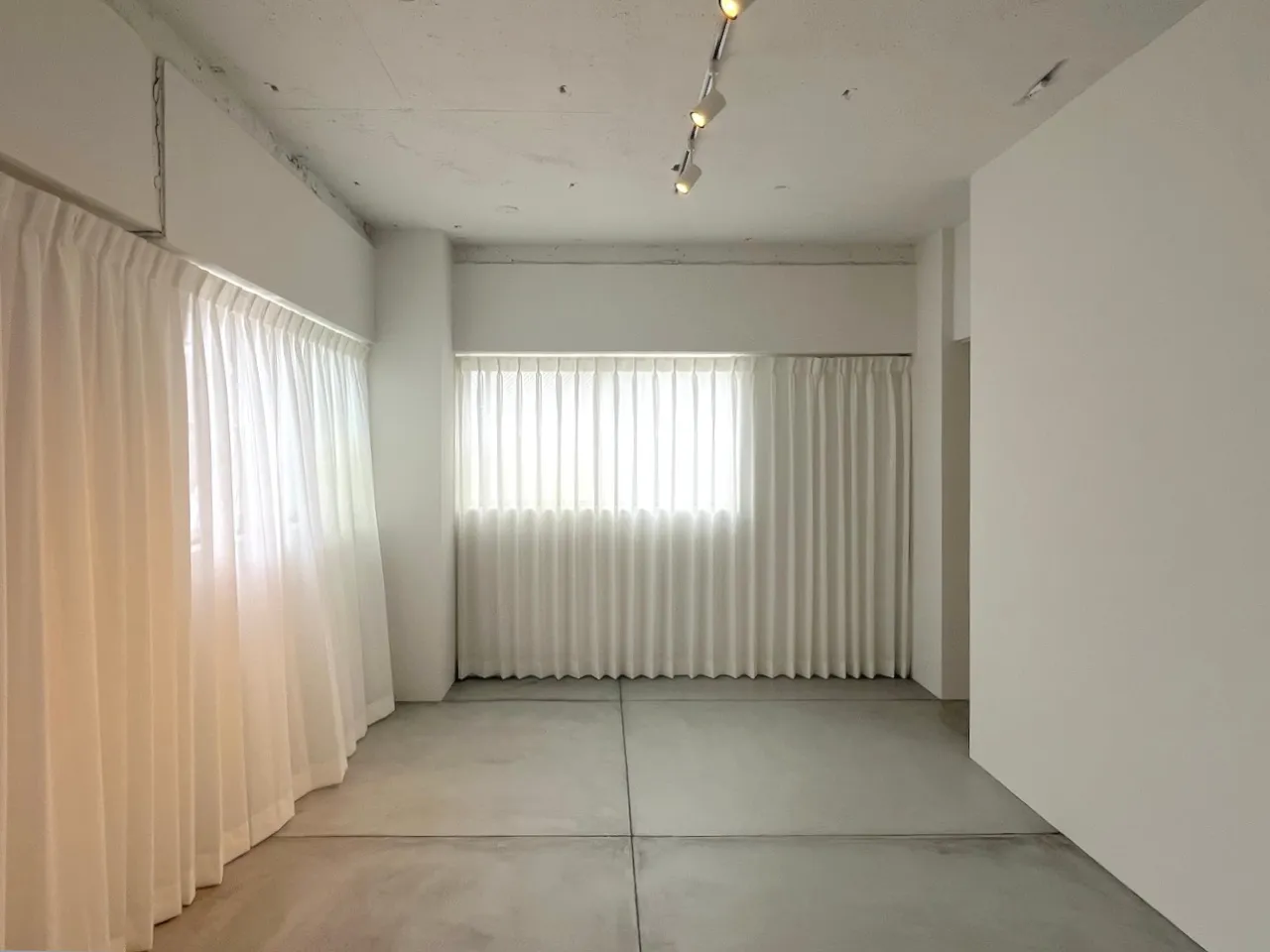 チュウリッヒ大濠201号室
